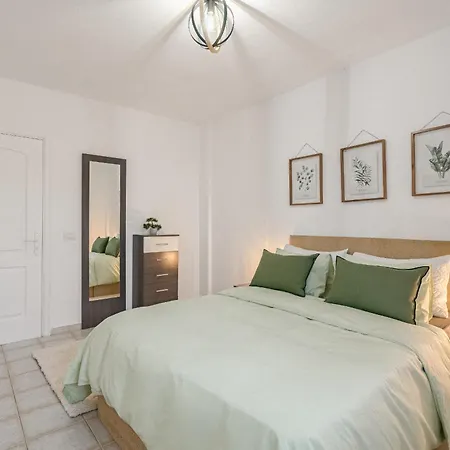 Buenavista Panoramic アパート アデヘ